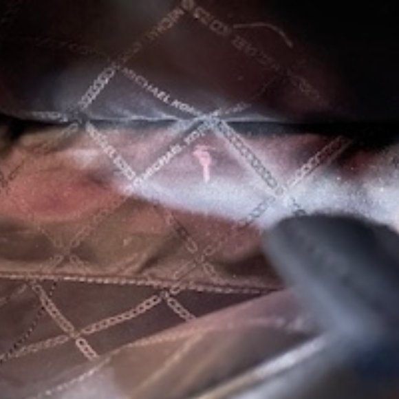 MICHAEL KORS EUC BLACK LEATHER TOTE - Picture 11 of 11